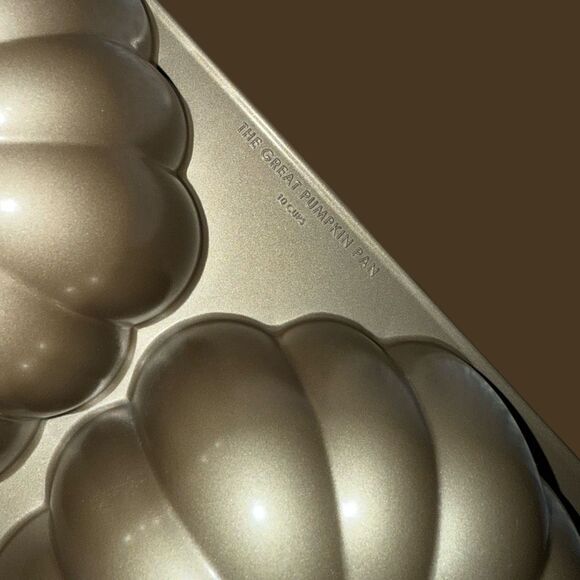 Nordicware Fall The Great Pumpkin 10 Cup Bundt Molds - Picture 3 of 4